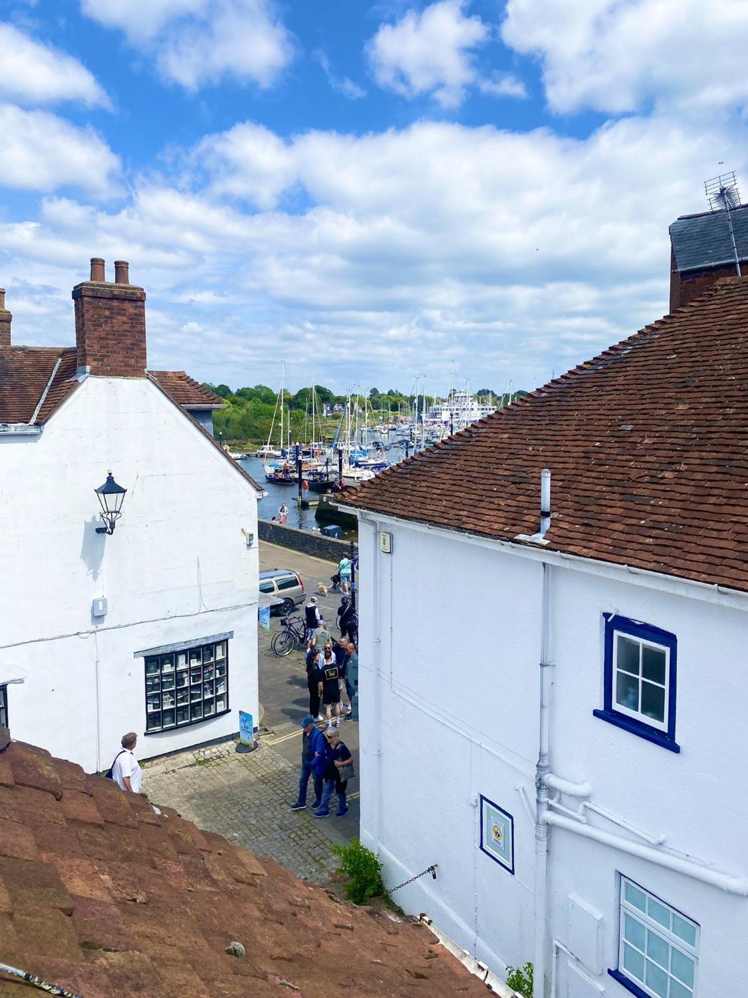 Stylish Cottage With Quay And River View Lymington Exterior foto
