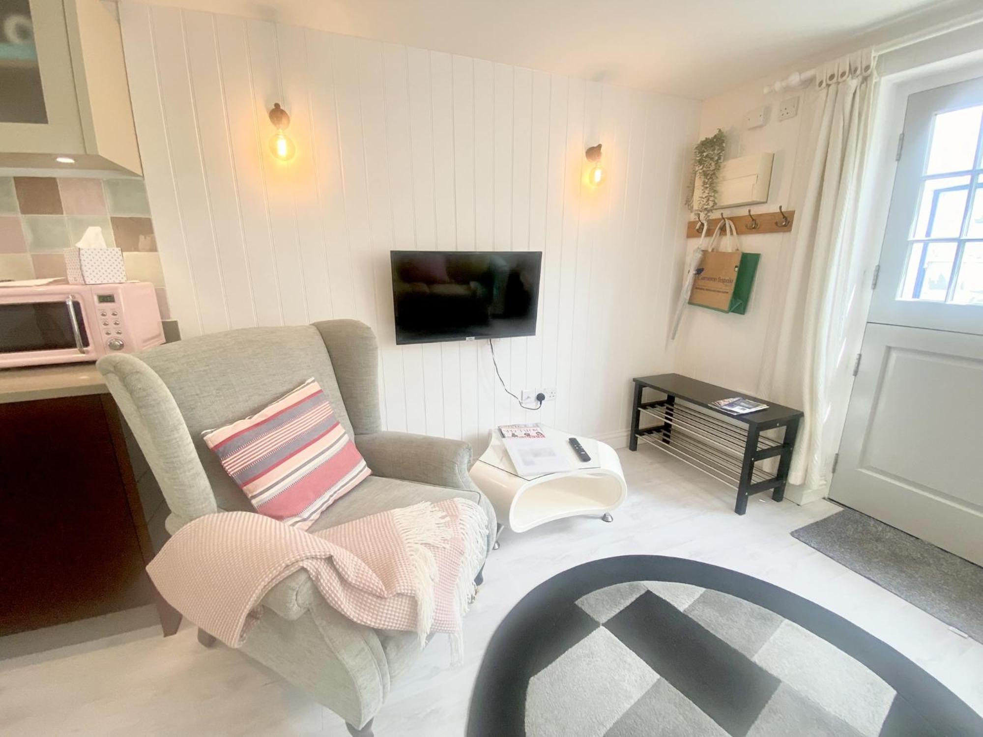 Stylish Cottage With Quay And River View Lymington Exterior foto
